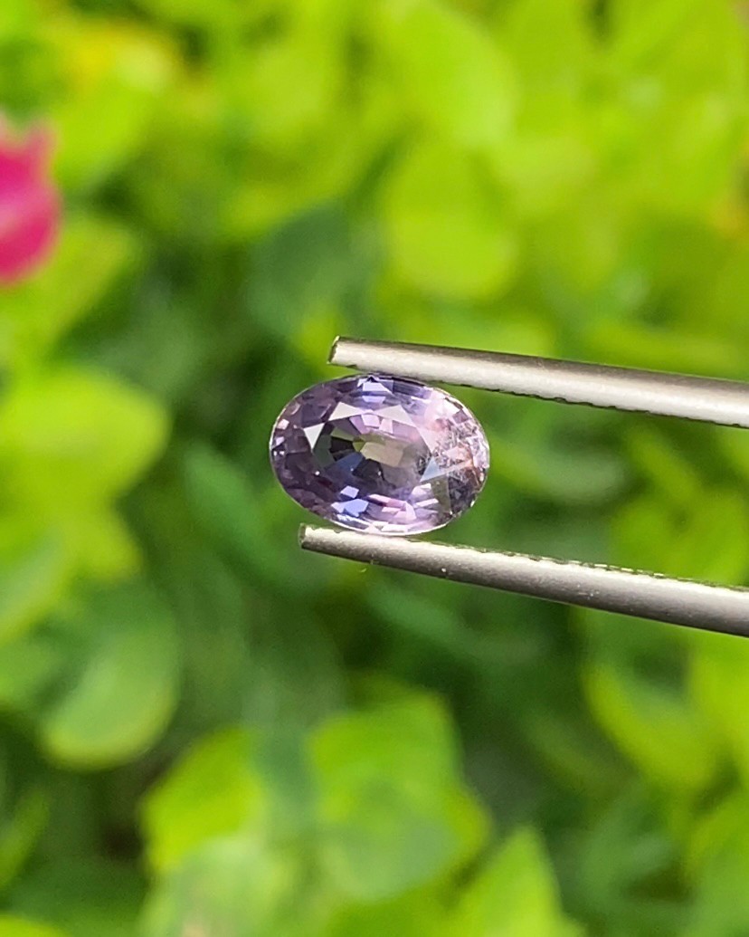 พลอย เพอเพิล แซฟไฟร์ สีม่วง Purple Sapphire ดิบ/ Unheated 1.10 กะรัต (Cts.) พลอยแท้ อัญมณีมงคลประจําวันเกิด เครื่องประดับพลอย