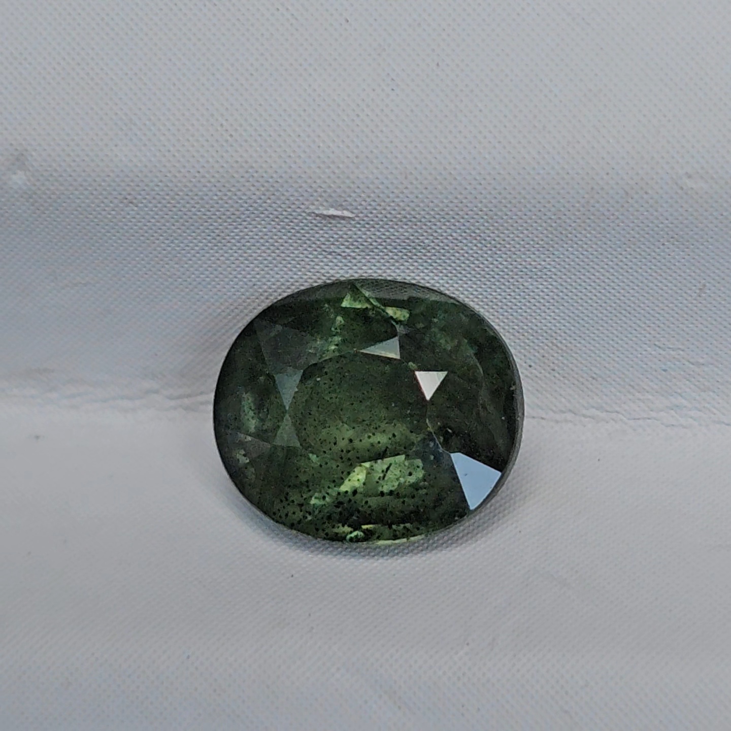 พลอย เขียวส่อง Green Sapphire 1.16 กะรัต (Cts.) พลอยแท้ อัญมณีมงคลประจําวันเกิด เครื่องประดับพลอย