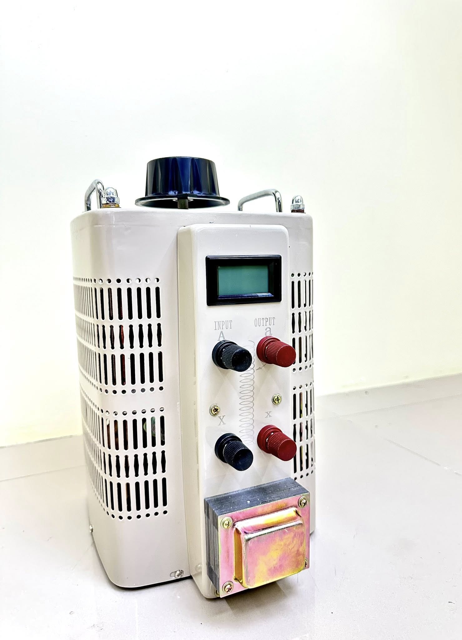 วาริแอค หม้อแปลงปรับแรงดันไฟฟ้าชนิดแกนหมุน 10Kva 1 เฟส