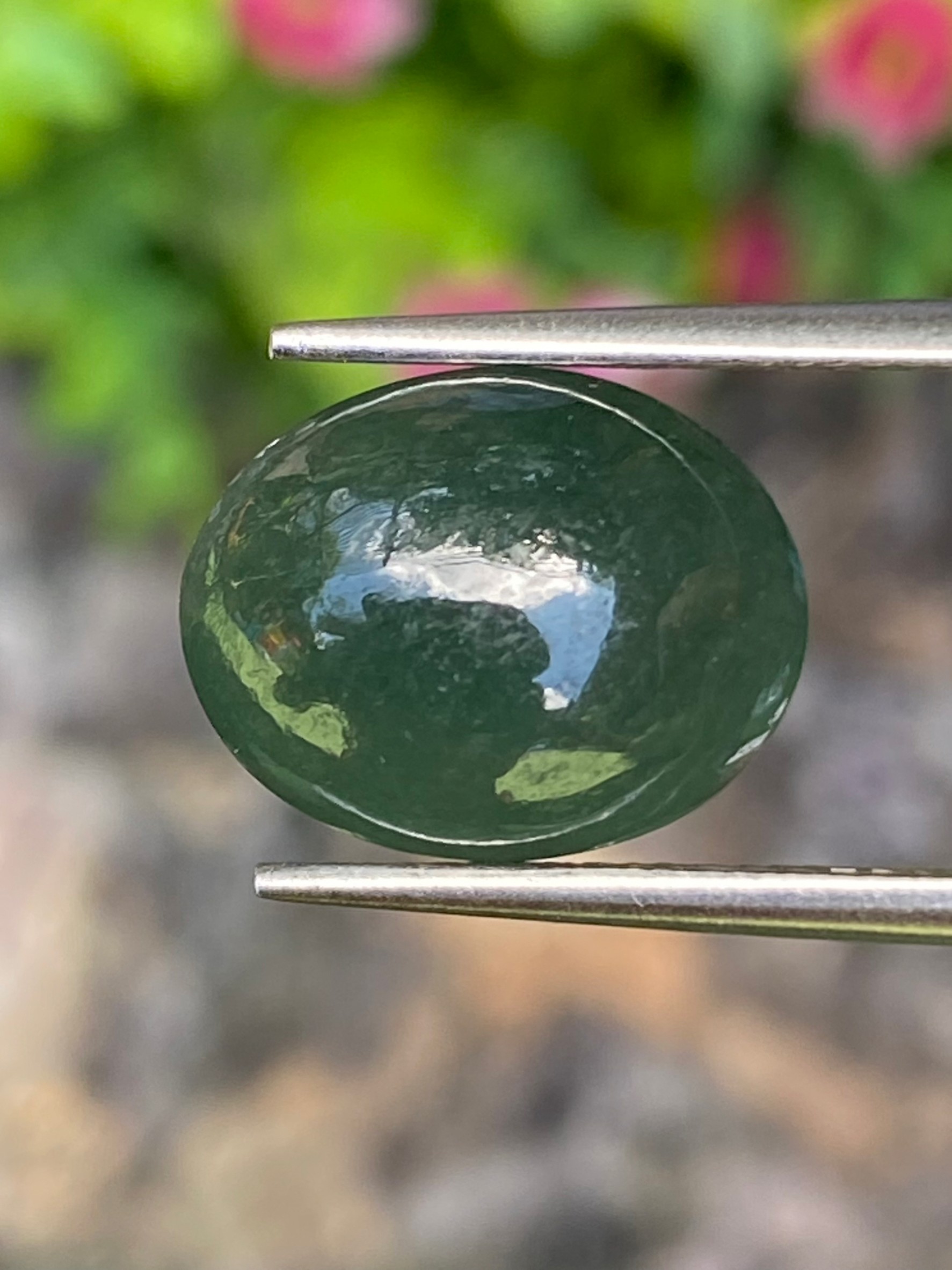 หยกพม่าเจียรนัย (Burmese jade ) 8.14 กะรัต หยกแท้ อัญมณีมงคลประจําวันเกิด เครื่องประดับหยก