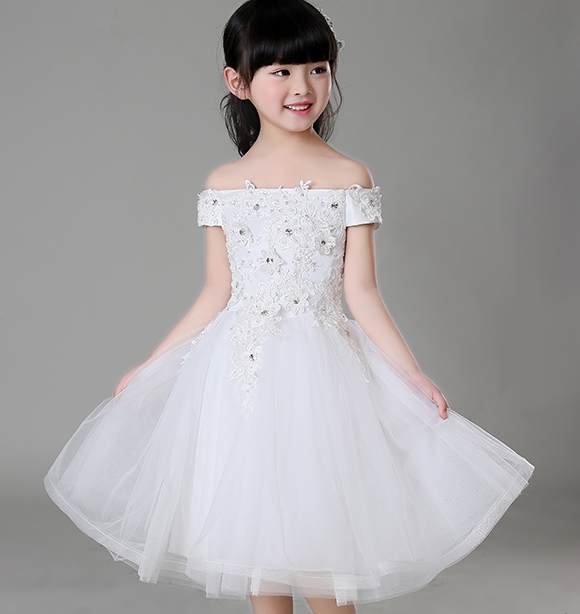 Pre-order ชุดราตรีเด็ก ชุดออกงาน ชุดกระโปรง สไตล์เจ้าหญิง แบบไหล่ปาด ผ้าลูกไม้ แต่งเพชรช่วงอก กระโปรงตาข่าย มีซิปหลัง