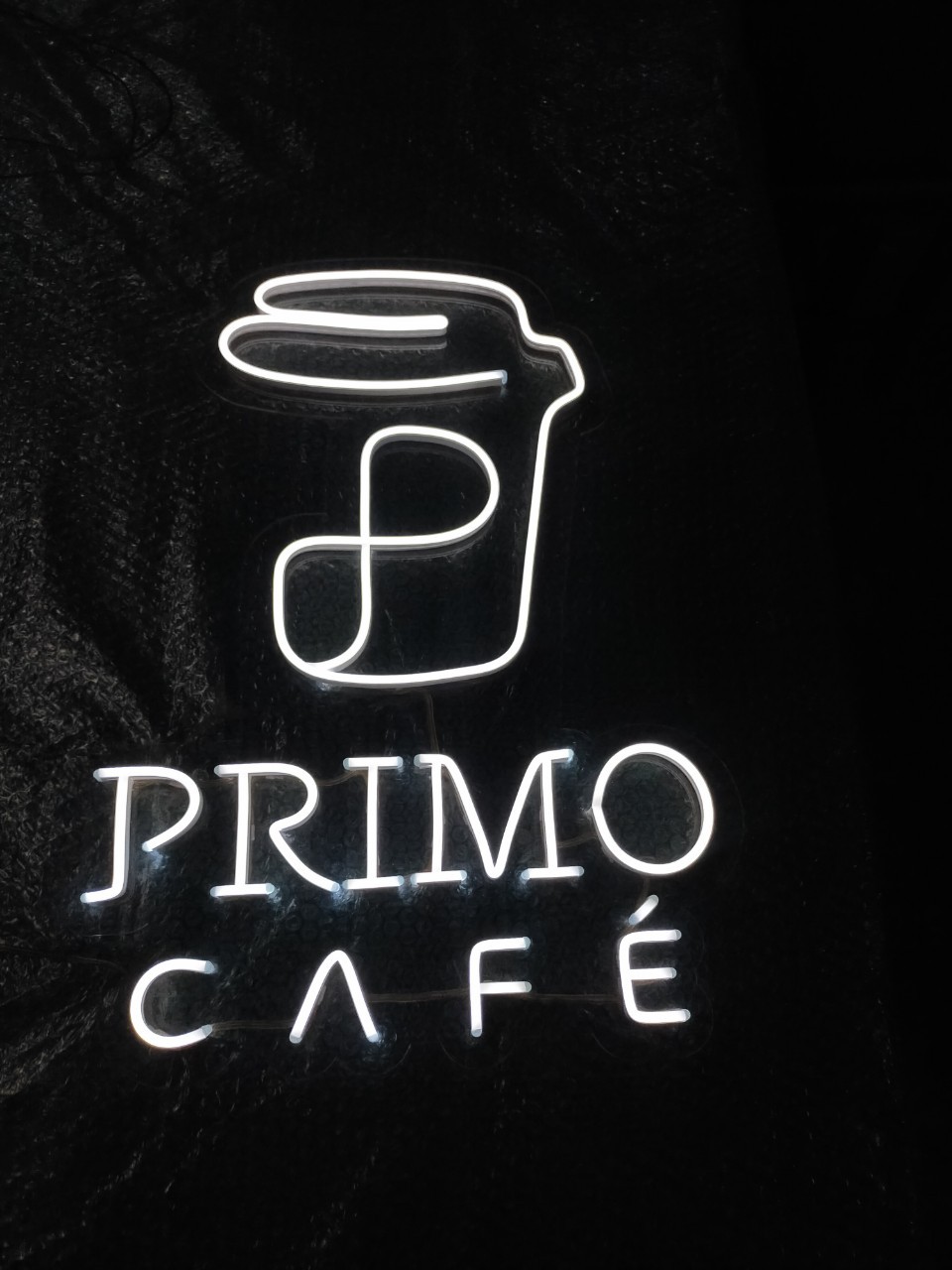 ไฟนีออน เฟค