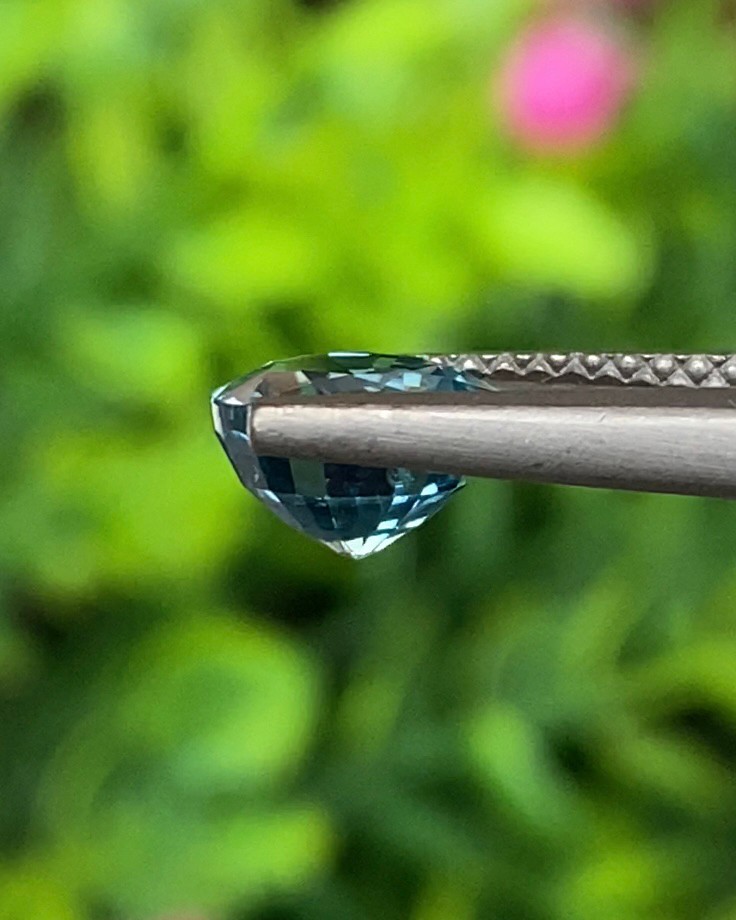 พลอย เพทาย Natural Zircon 2.33 กะรัต (Cts.) พลอยแท้อัญมณีมงคล ประจําวันเกิด เครื่องประดับพลอย