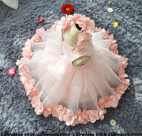 Pre - Order ชุดราตรีเด็ก สวย หรู สง่า สไตล์เจ้าหญิง สีชมพู ชั้นนอกแต่งด้วยผ้าตาข่ายนุ่ม กระโปรงเป็นชั้น ๆ มีซิป