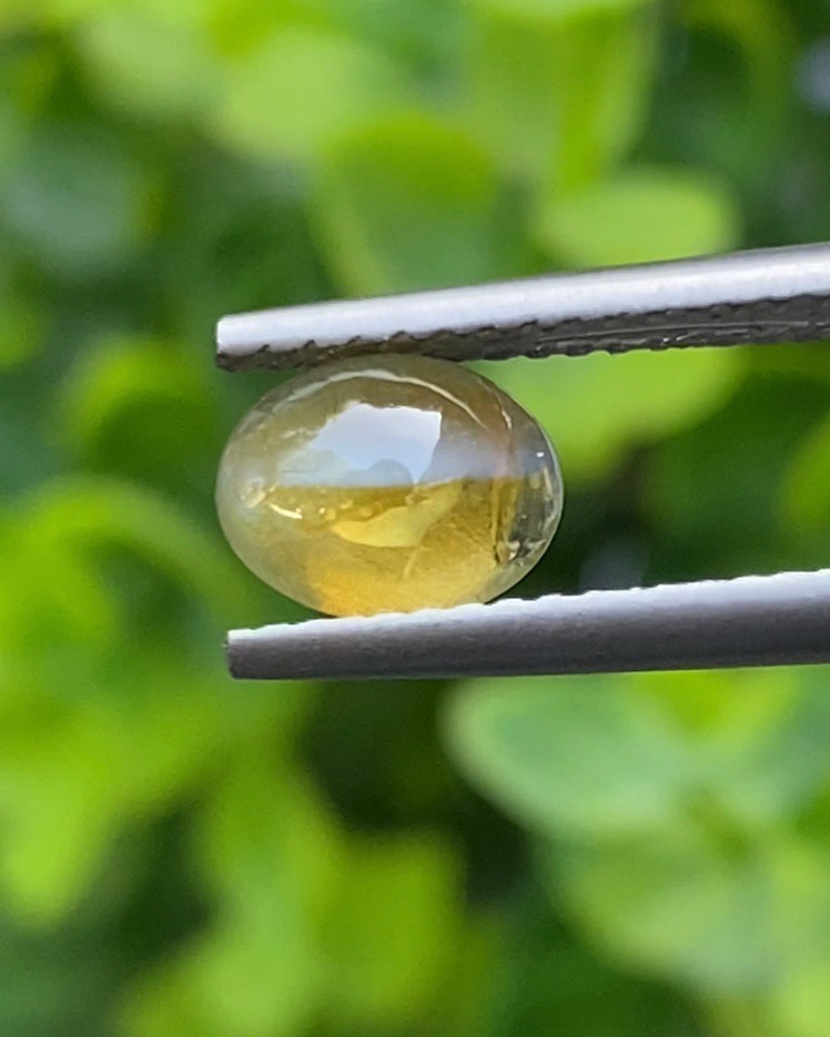 พลอย ตาแมว คริโซเบริล Cat eye Chrysoberyl 1.10 กะรัต (Cts.) พลอยแท้ อัญมณีมงคลประจําวันเกิด เครื่องประดับพลอย