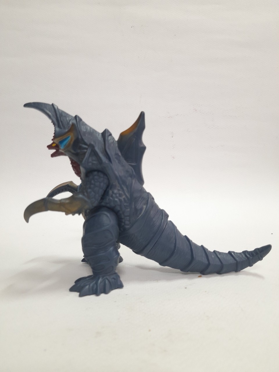 ซอฟ 5-5.5 นิ้ว สัตว์ประหลาดกอร์ จากอุลตร้าแมนไดน่า มือสอง สภาพดี มีรอยบ้าง มีปั๊มใต้เท้า