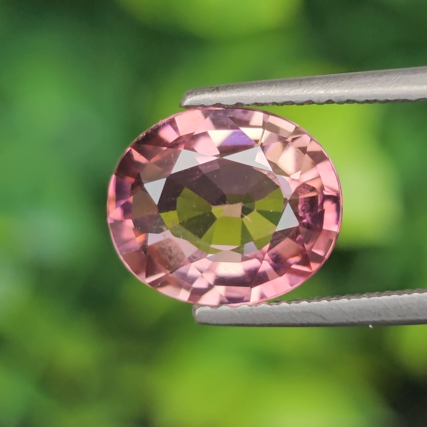 พลอย ทัวร์มารีน (Tourmaline) 2.68 กะรัต (Cts.) อัญมณีมงคลประจําวันเกิด เครื่องประดับพลอย