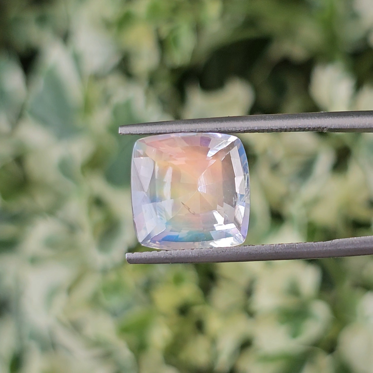 พลอย มูนสโตน เรนโบว์ Rainbow Moonstone 5.64 กะรัต (cts.) พลอยแท้ อัญมณีมงคลประจําวันเกิด เครื่องประดับพลอย