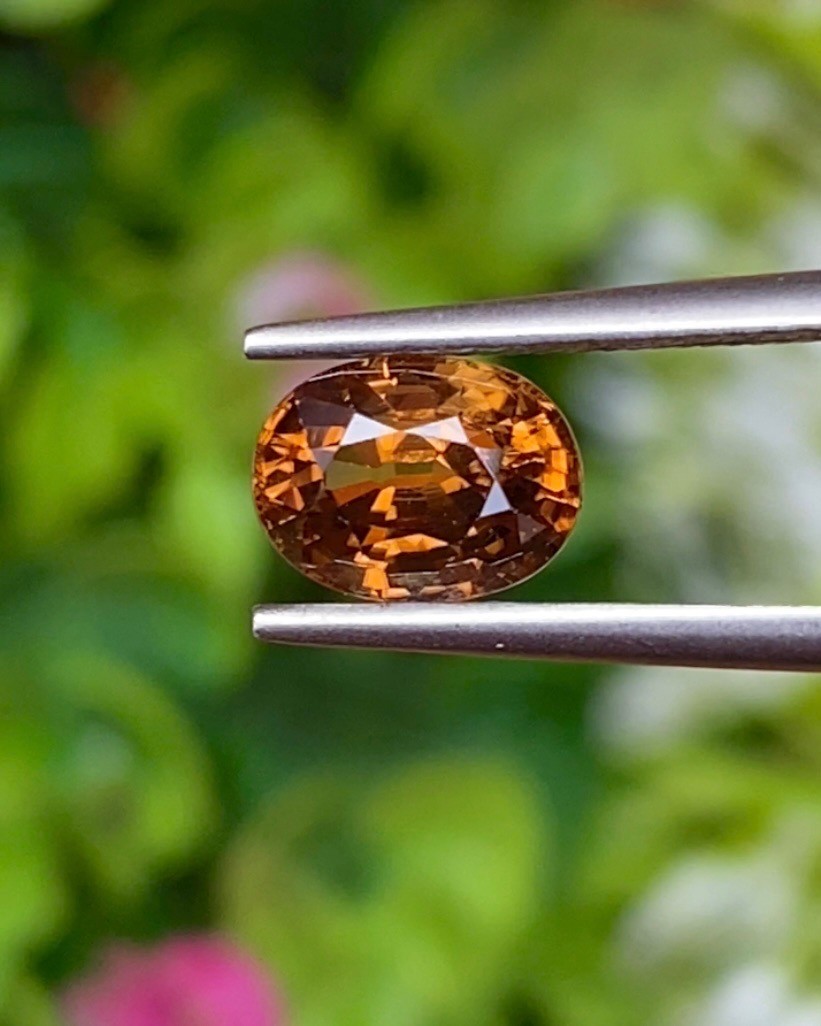 พลอย เพทาย (Zircon) 1.85 กะรัต (Cts.) พลอยแท้ อัญมณีมงคลประจําวันเกิด เครื่องประดับพลอย