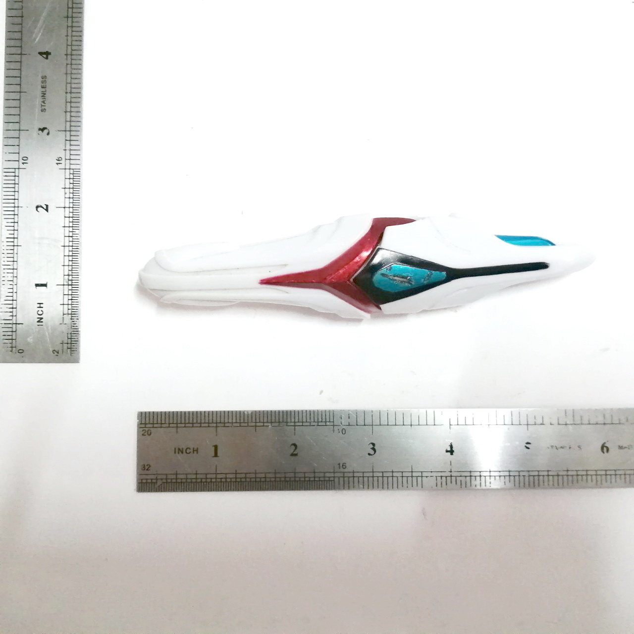 อุปกรณ์แปลงร่างอุลตร้าแมนเน๊กซัส อีโวทรัสเตอร์ ขนาดตามรูป ถอดปลอกออกจากกันได้ ***ไม่มีวงจรไฟฟ้า ***มีรอย พิจารณาก่อนซื้อ