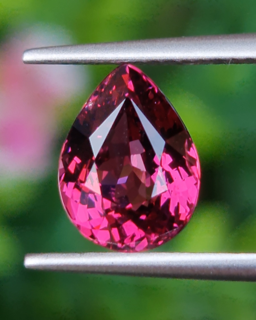 พลอย ชมพู พิ้งค์ ทัวร์มารีน (Pink Tourmaline) 2.72 กะรัต (Cts.) อัญมณีมงคลประจําวันเกิด เครื่องประดับพลอย