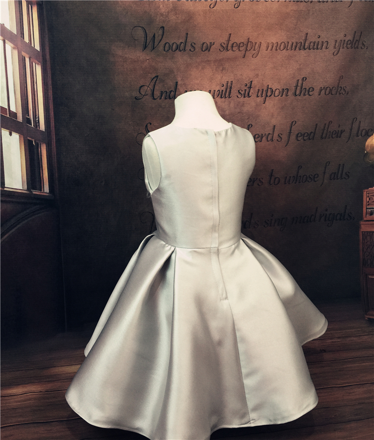 Pre-Order ชุดราตรีเด็ก สไตล์เจ้าหญิง แขนกุด คอกลม แต่งมุก ลูกไม้ สีแดง สีเทา