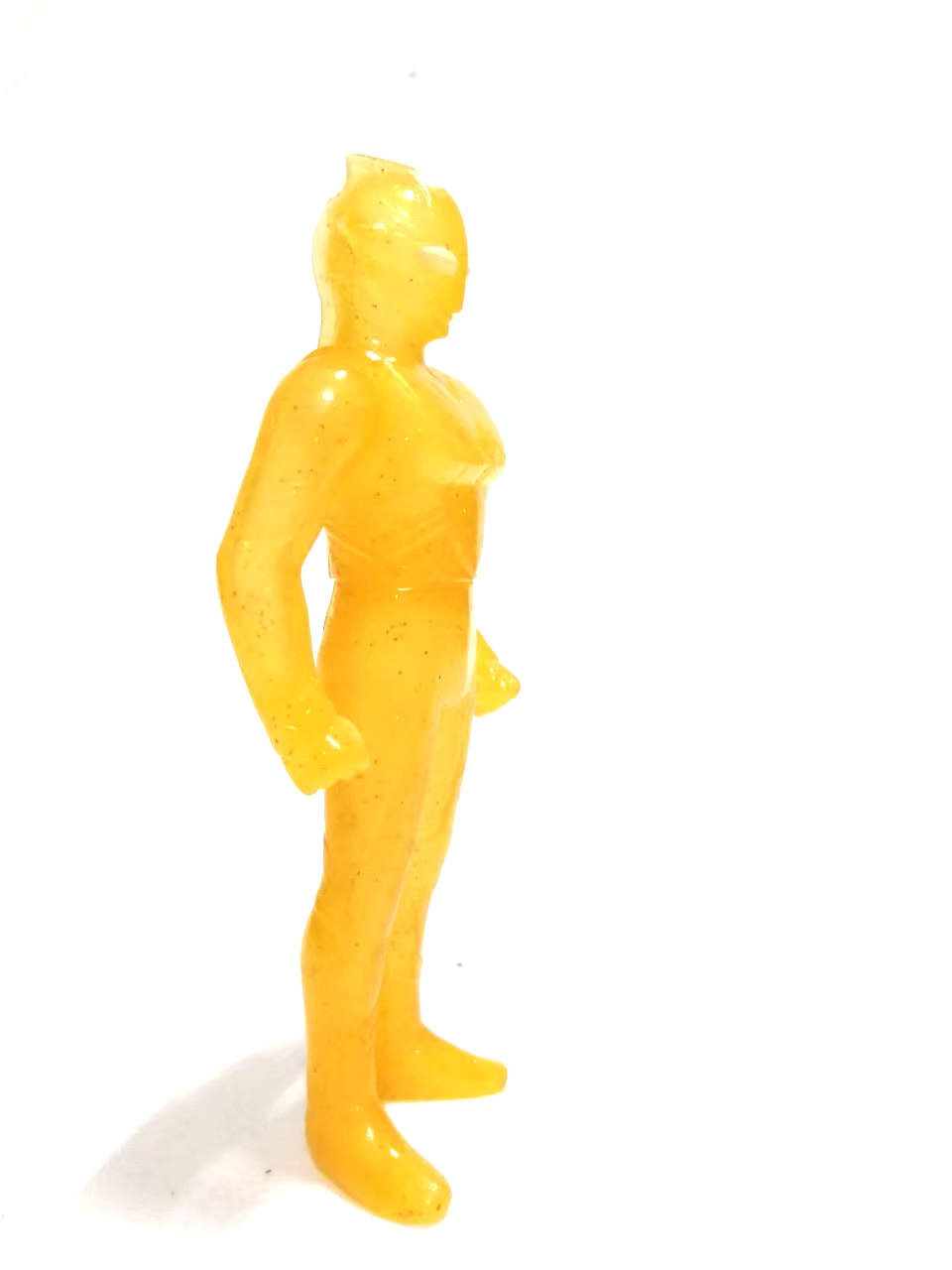 ซอฟ 4 นิ้ว อุลตร้าแมนเมบิอุส รุ่นพิเศษ ตัวใสสีเหลืองทำสีบางจุด มือสองสภาพดีมีรอยบ้าง