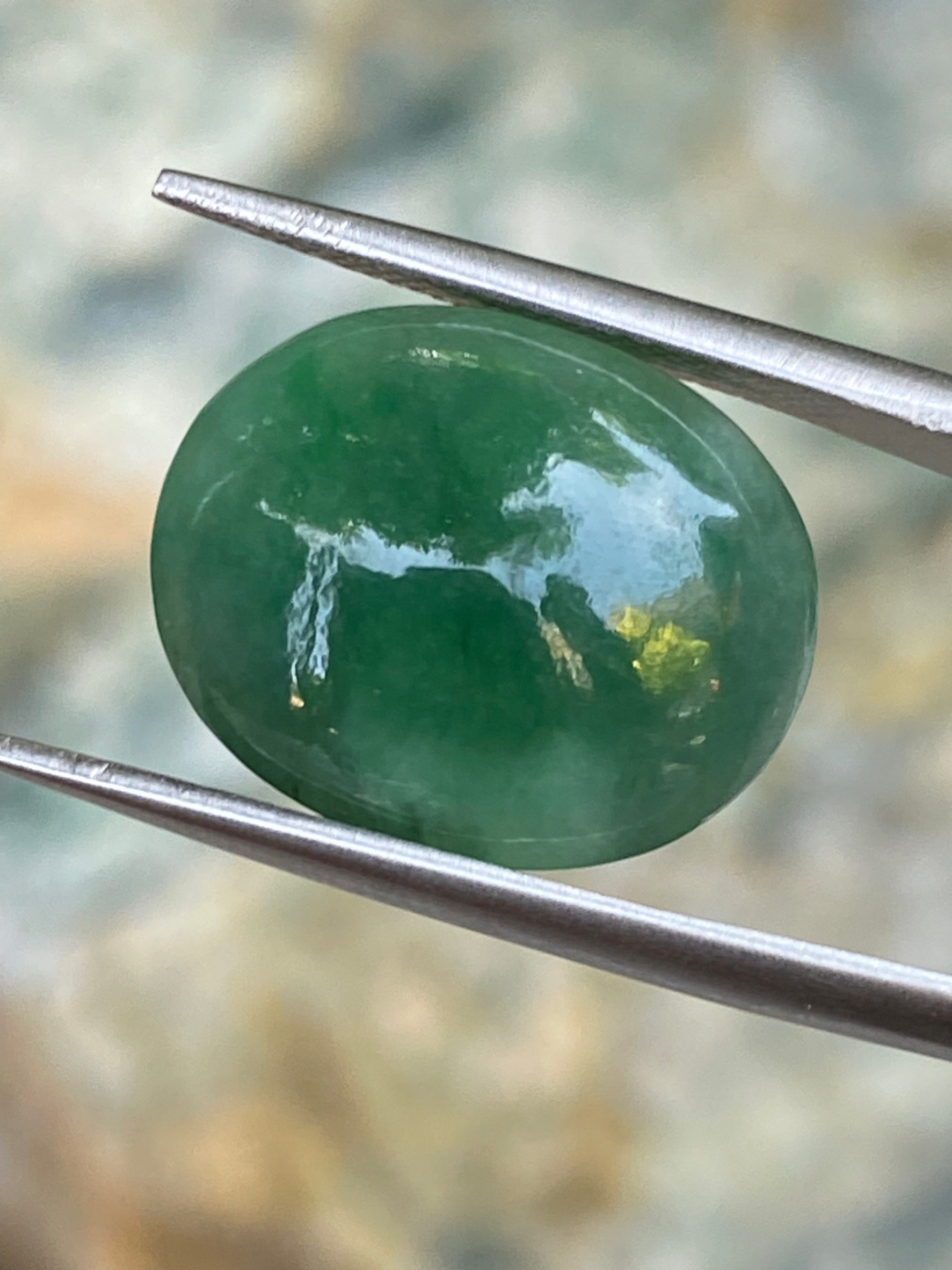 หยกพม่าเจียรนัย (Burmese jade ) 10.49 กะรัต หยกแท้ อัญมณีมงคลประจําวันเกิด เครื่องประดับหยก
