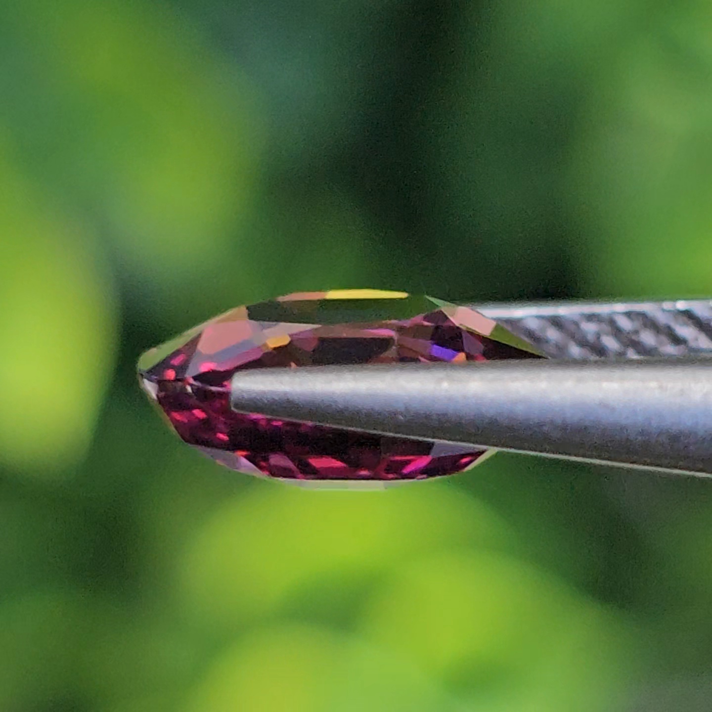 พลอย อุมบาไลต์ การ์เน็ต Umbalite Garnet 1.56 กะรัต (Cts.) ดิบ Unheated ลอยแท้ อัญมณีมงคลประจําวันเกิด เครื่องประดับพลอย