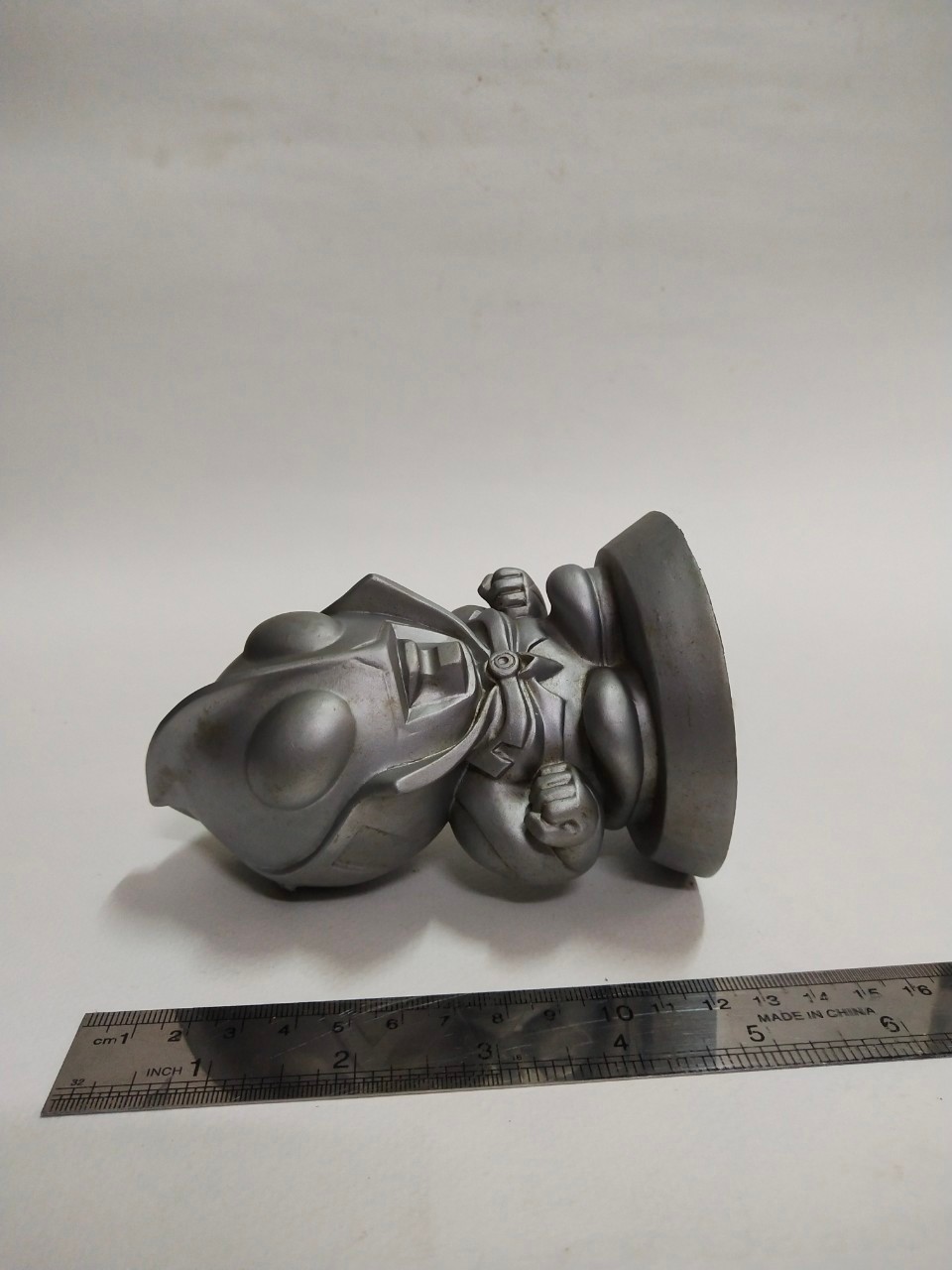 กระปุกออมสิน ดาร์คอุลตร้า รุ่นพิเศษ ซิลเวอร์ เวอร์ชั่น สีเงินล้วน งานเก่าเก็บสะสม งานเอเพ็กซ์ทอย **ไม่มีฝาหลัง