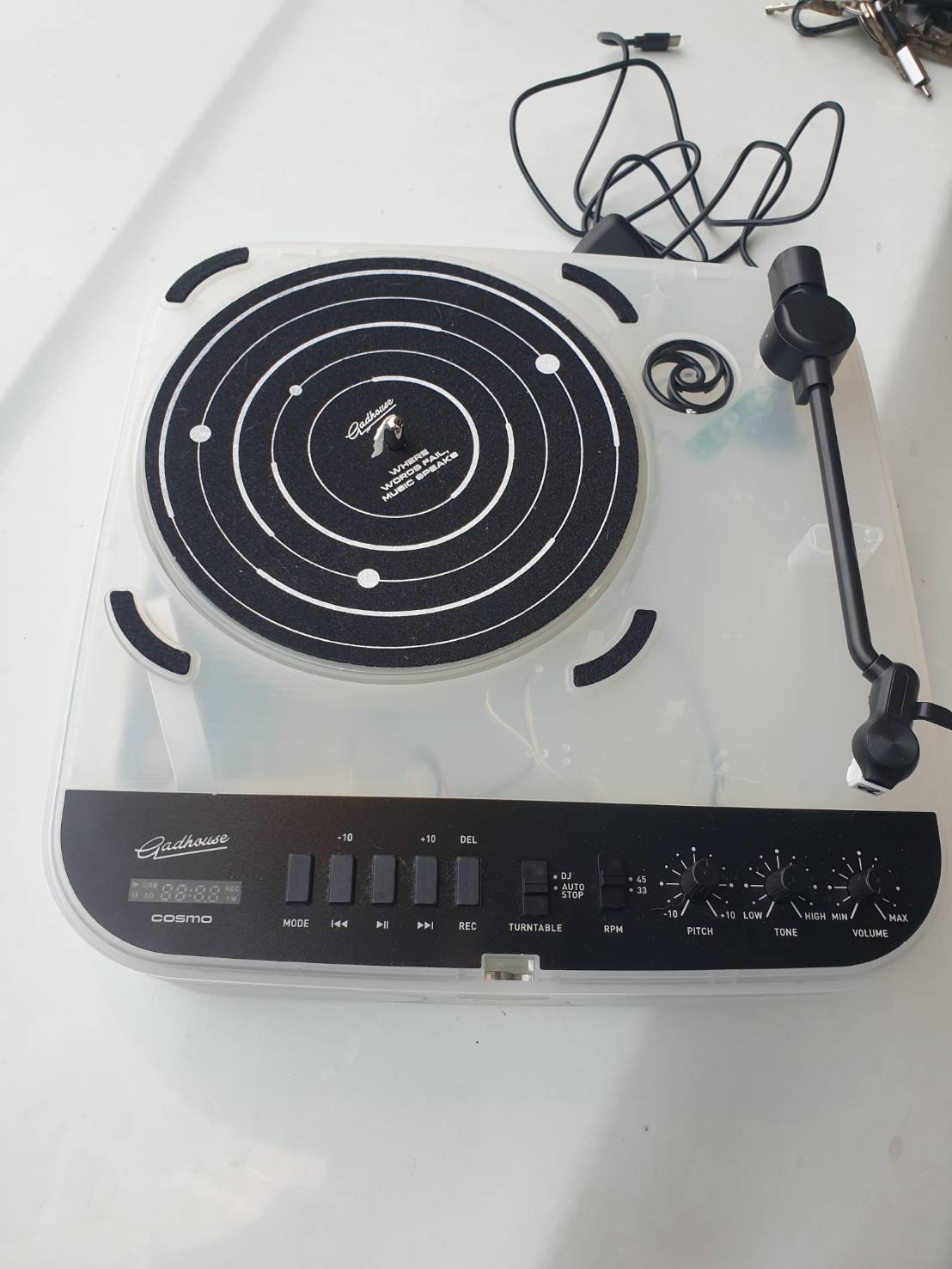 COSMO เครื่องเล่นแผ่นเสียง Gadhouse