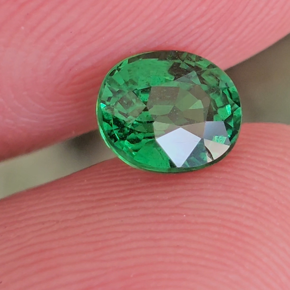 พลอย ซาโวไรท์ Tsavorite Garnet 1.26 กะรัต (Cts.) ดิบ Unheated พร้อมใบเซอร์ อัญมณีมงคลประจําวันเกิด เครื่องประดับพลอย