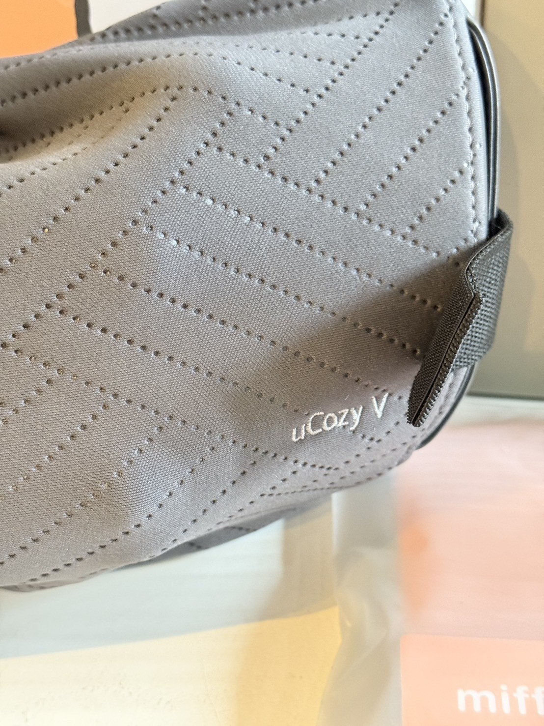 หมอนนวดไฟฟ้า OSIM OS-2230 uCozy V Miffy