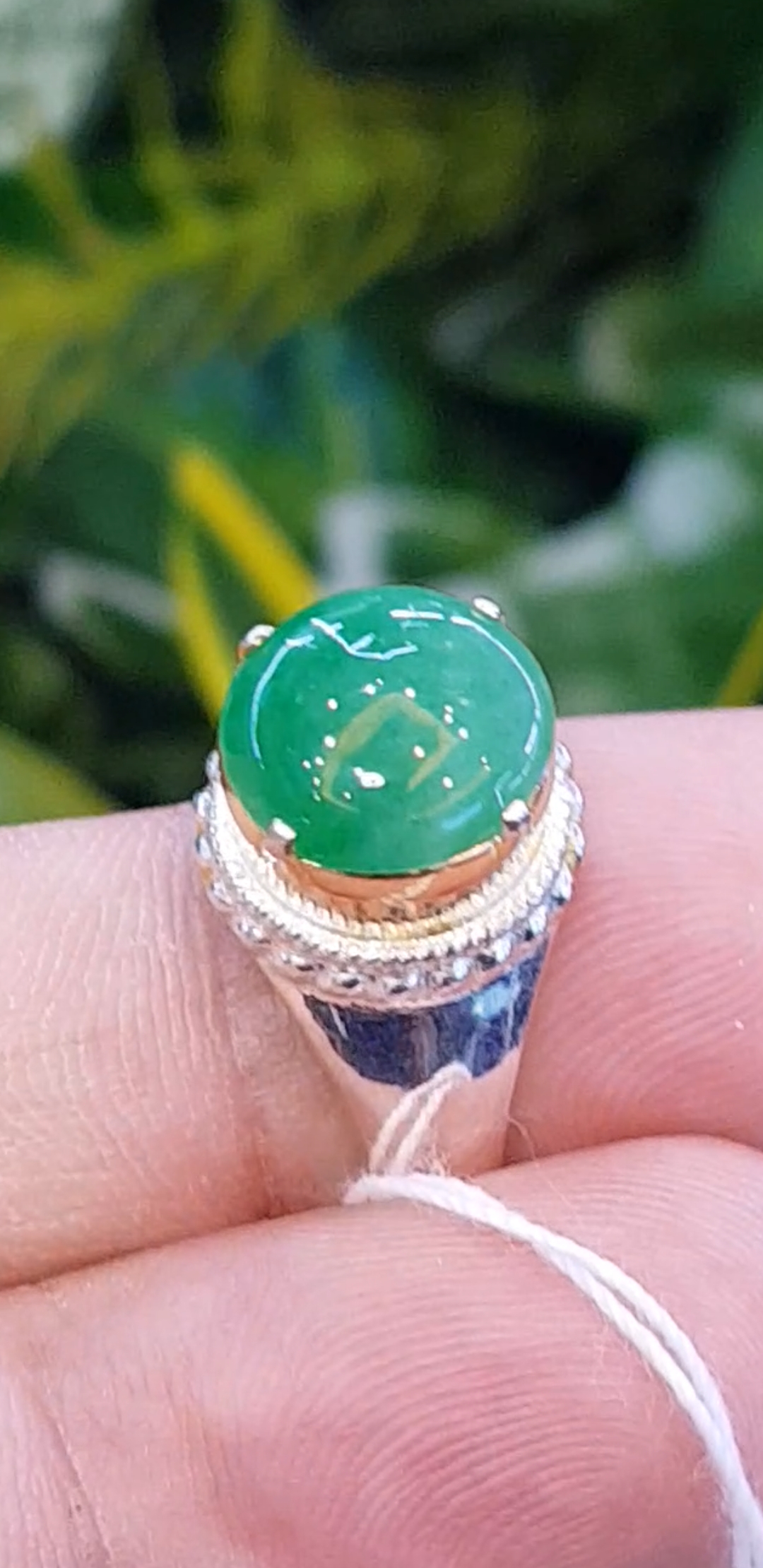 หยก พม่า แท้ Jade แหวนหยก 翡翠戒指 (Jadeite ring) 2.30 กะรัต (Cts.) Size 59 ดิบ ไม่ผ่านการปรับปรุง (Type A) พม่า (Myanmar)