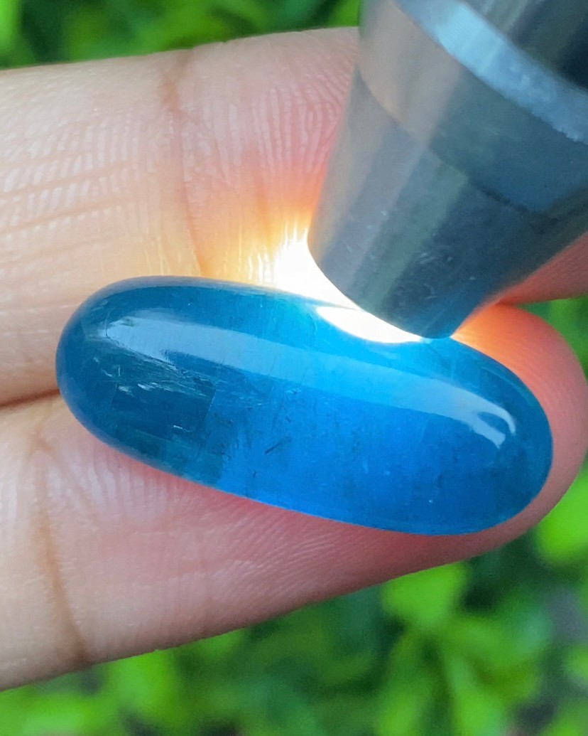 พลอย บลู อะพาไทต์ Blue Apatite 15.60(Cts.) ดิบ Unheated. พลอยแท้ อัญมณีมงคลประจําวันเกิด เครื่องประดับพลอย