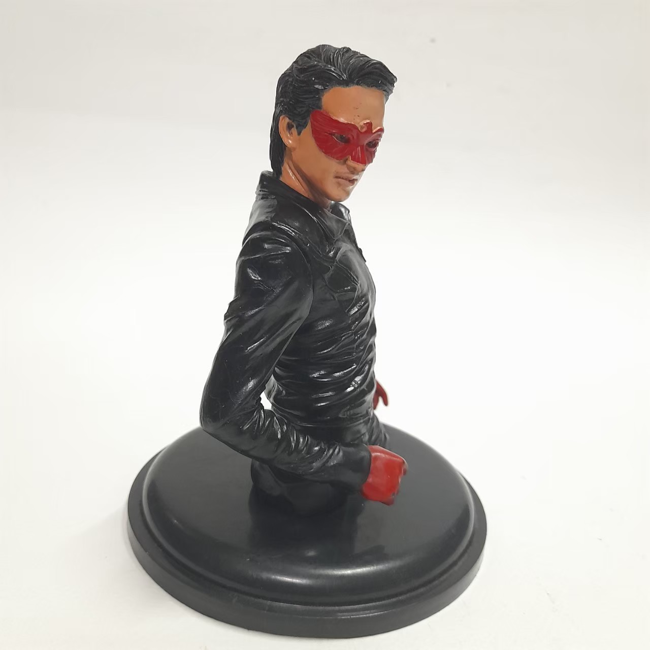 ของสะสม ท๊อปเปอร์อินทรีแดง รุ่นอนันดา ท๊อปเปอร์ฝาแก้วน้ำอินทรีแดง รุ่นอนันดา เอเวอริ่งแฮมของเมเจอร์ ปี2010 สูง 16 ซม. ทำสีสำเร็จ มีฐานฝา *** ไม่มีดาบ งานเก่าหายากและสภาพสะสมเก่าเก็บ