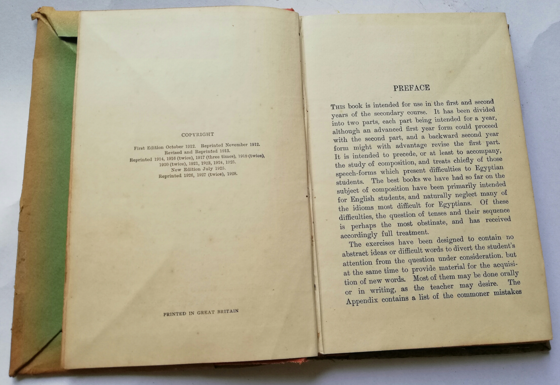 หนังสือภาษาอังกฤษ "STUDIES IN ENGLISH IDIOM " BRACKENBURY**หนังสือปีเก่ามาก มีตำหนิ โปรดดูทุกภาพ