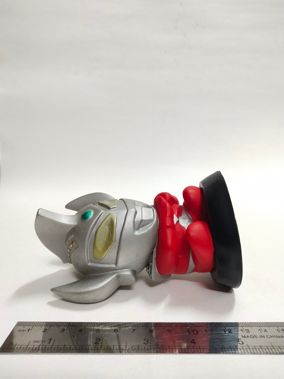 กระปุกออมสิน อุลตร้าแมนทาโร่ งานเก่าเก็บสะสม มีรอยบ้างตามสภาพ ไม่มีฝาหลัง