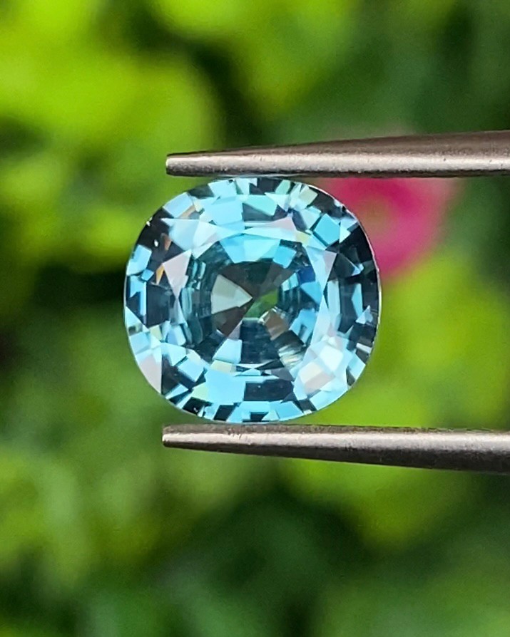 พลอย เพทาย Natural Zircon 2.71 กะรัต (Cts.) พลอยแท้ อัญมณีมงคล ประจําวันเกิด เครื่องประดับพลอย