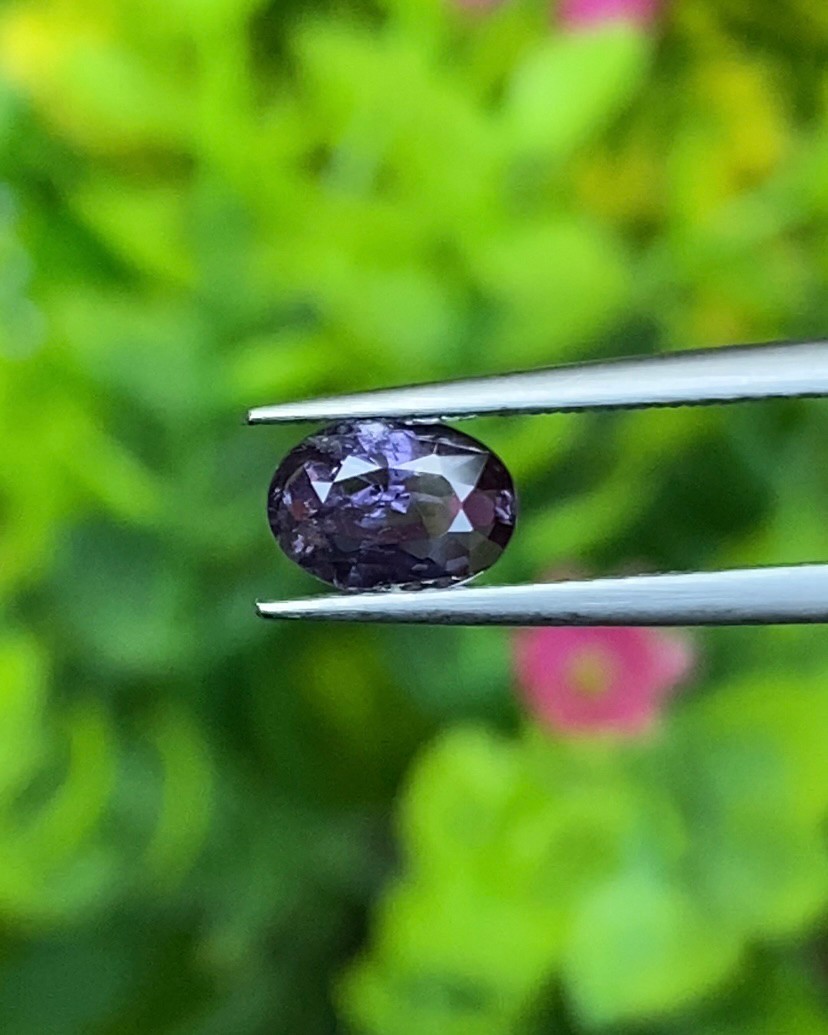 พลอย เพอเพิล แซฟไฟร์ สีม่วง Purple Sapphire ดิบ Unheated 0.70 กะรัต (Cts.) พลอยแท้ อัญมณีมงคลประจําวันเกิด เครื่องประดับพลอย