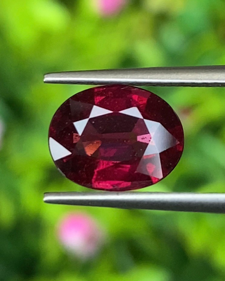 พลอย โรโดไลต์ กาเน็ท Rhodolite Garnet 2.85 กะรัต Cts.พลอยแท้ อัญมณีมงคลประจําวันเกิด เครื่องประดับพลอย