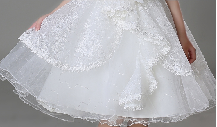 Pre-order ชุดราตรีเด็ก ชุดออกงาน ชุดกระโปรงสไตล์เจ้าหญิง แบบไหล่ปาด มีระบายช่วงอก แต่งดอกแต่งโบว์คาดเอว กระโปรงตาข่ายเป็นชั้น ๆ ซิปหลัง