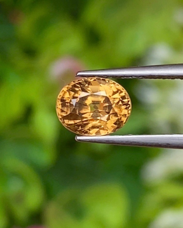 พลอย เพทาย (Zircon) 1.52 กะรัต (Cts.) พลอยแท้ อัญมณีมงคลประจําวันเกิด เครื่องประดับพลอย