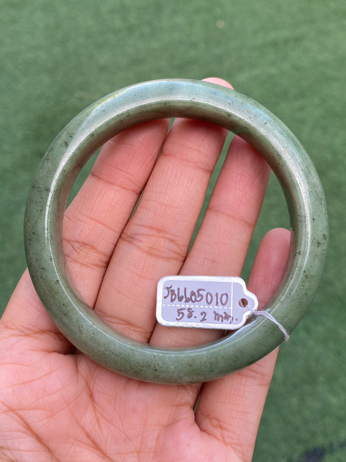JB6605010 หยก พม่า แท้ Jade กำไลหยก (Jadeite bracelet) พม่า (Myanmar) 58.2 มม.