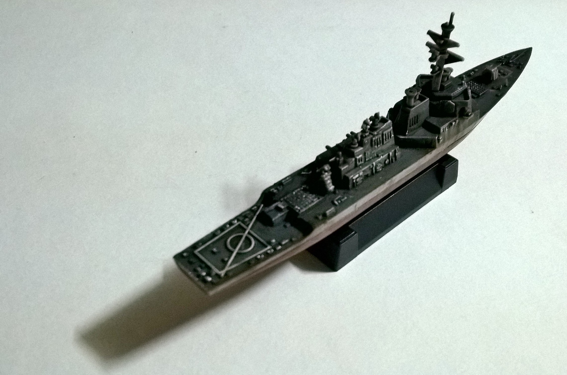 ขายโมเดลเรือรบประกอบสำเร็จ ทำสี AEGIS DESTROYER ขนาดตามภาพ