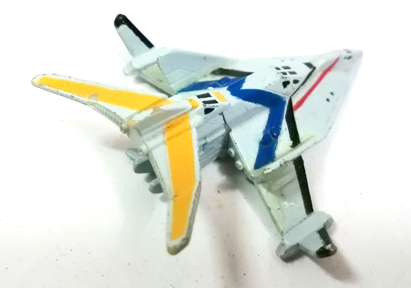 ของเล่น ของสะสม ชุด กาชาปอง ยานประจำหน่วยอุลตร้าแมน มียาน guts wing 1 และ 2, guts wing EX J ขนาดยาน 8ซม. สภาพเก่าเก็บ