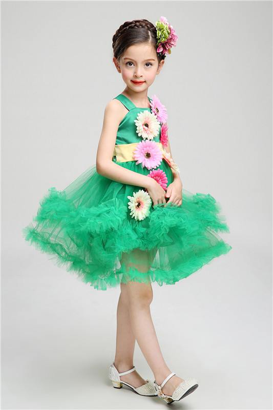 Pre-order ชุดแฟนซี ชุดการแสดง สายเดี่ยว แต่งดอกสามมิติด้านหน้า กระโปรงตาข่ายเป็นชั้น ๆ สวยงาม