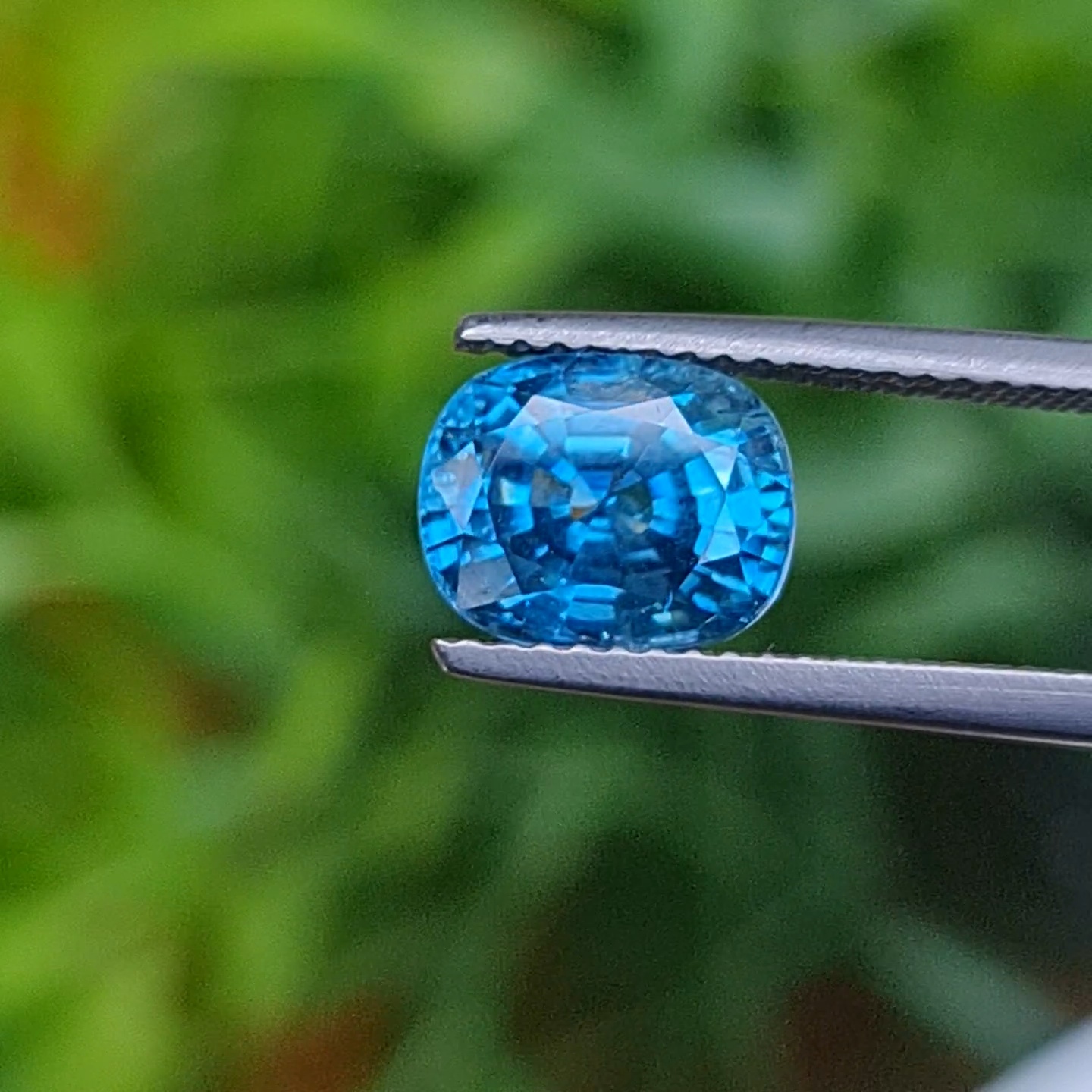 พลอย เพทาย (Zircon) 3.66 กะรัต (Cts.) พลอยแท้ อัญมณีมงคลประจําวันเกิด เครื่องประดับพลอย