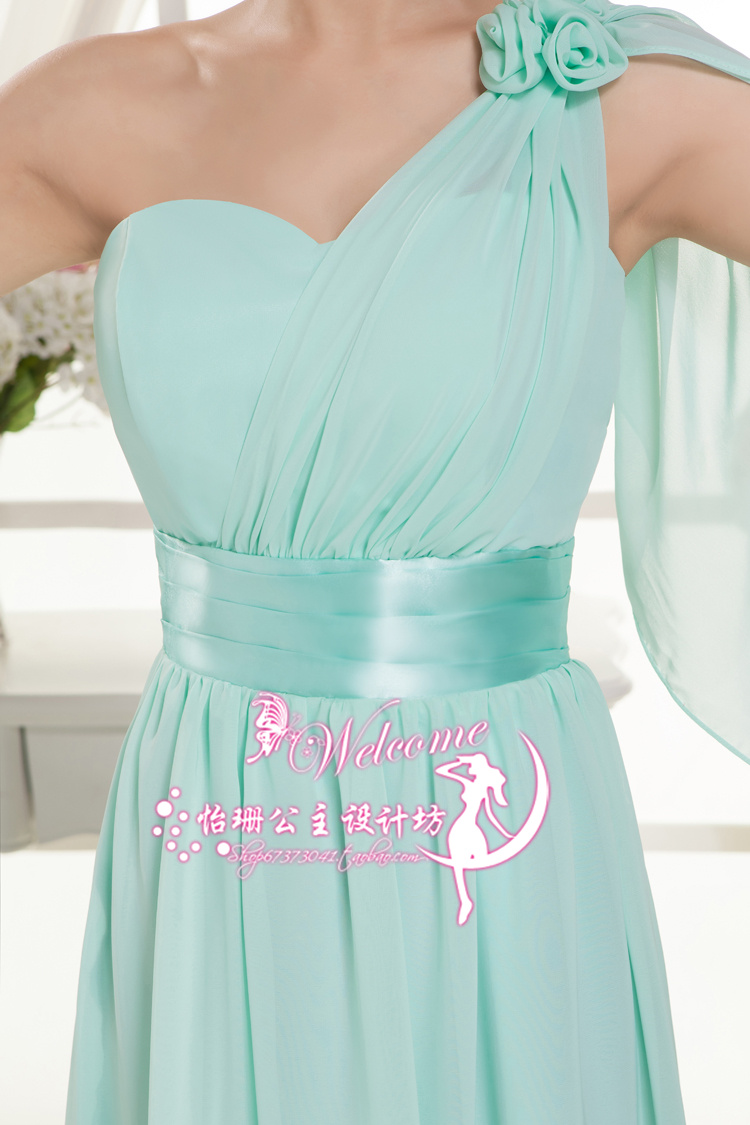 พร้อมส่ง ชุดราตรียาว เกาะอก ไหล่เดียว กระโปรงผ้าชีฟอง แต่งดอกที่ไหล่ สีเขียวแอปเปิ้ล สีเขียวอ่อน ซิปหลัง