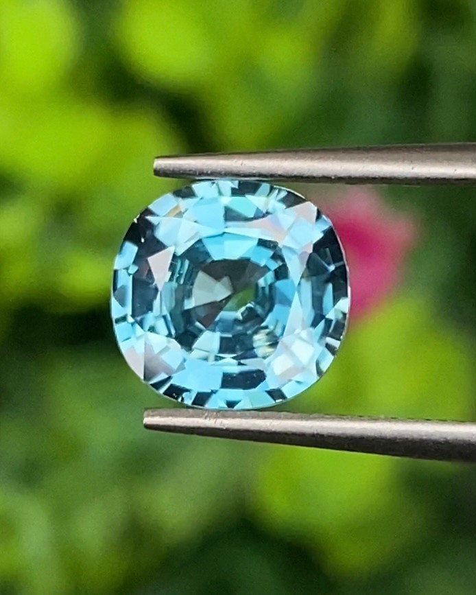 พลอย เพทาย Natural Zircon 2.71 กะรัต (Cts.) พลอยแท้ อัญมณีมงคล ประจําวันเกิด เครื่องประดับพลอย