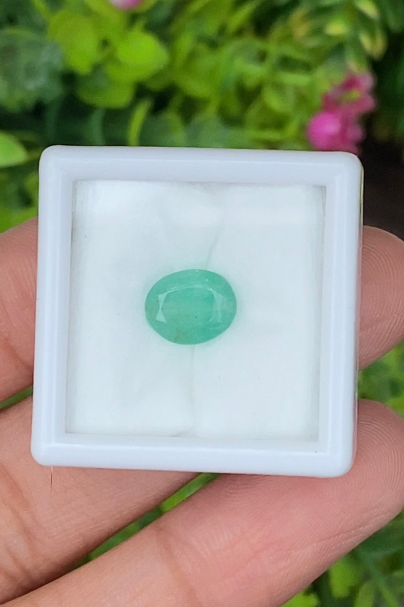 พลอย มรกต Natural Emerald แซมเบีย 1.83 กะรัต (Cts.) พลอยแท้ อัญมณีมงคลประจําวันเกิด เครื่องประดับพลอย