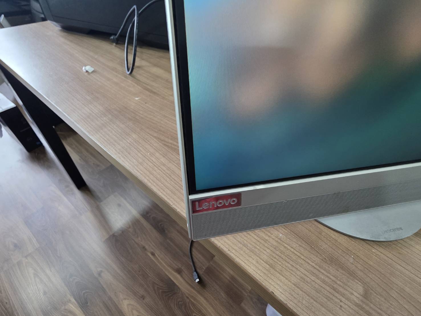 Lenovo ideacentre 520-22AST(AMD A9-9420/4GB/HDD 1TB)+Adapter จอไบท์จาง ๆ มากๆ