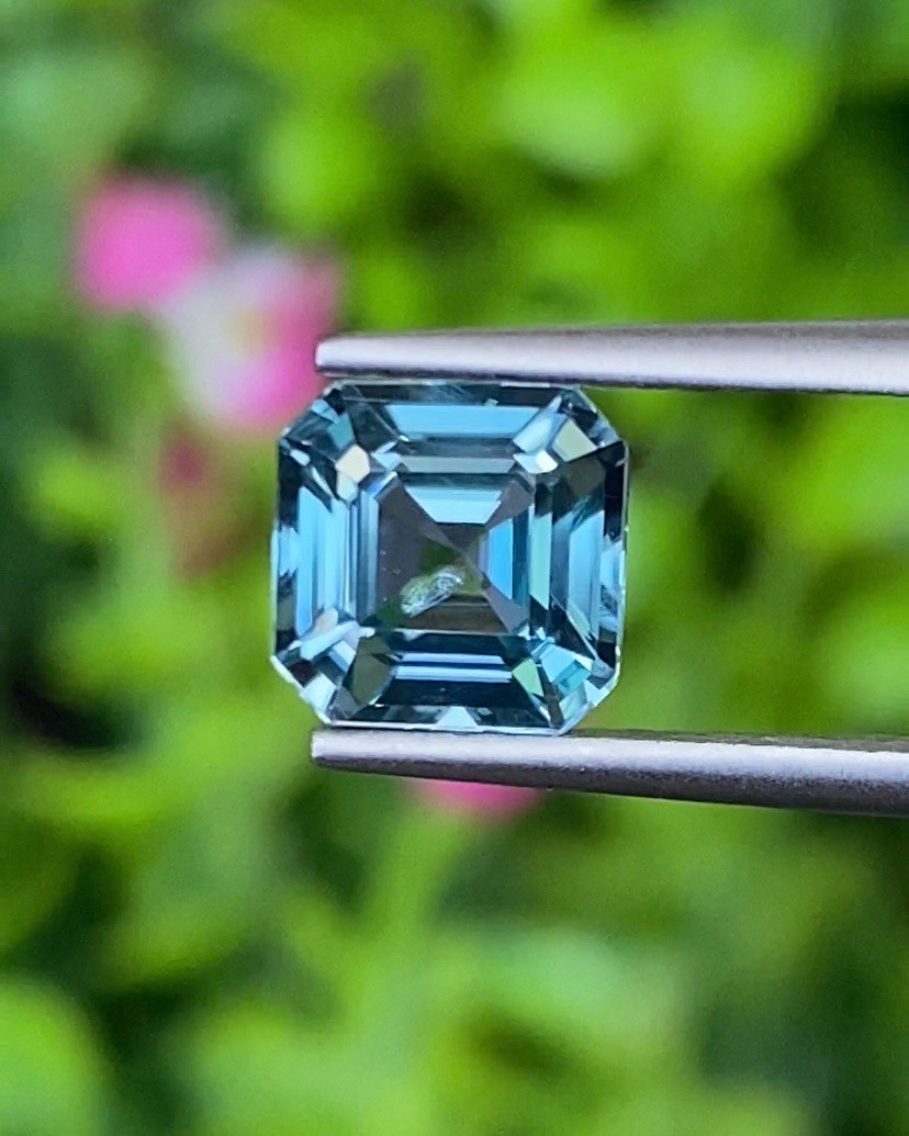 พลอย เพทาย (Zircon) 2.48 กะรัต (Cts.) พลอยแท้ อัญมณีมงคลประจําวันเกิด เครื่องประดับพลอย