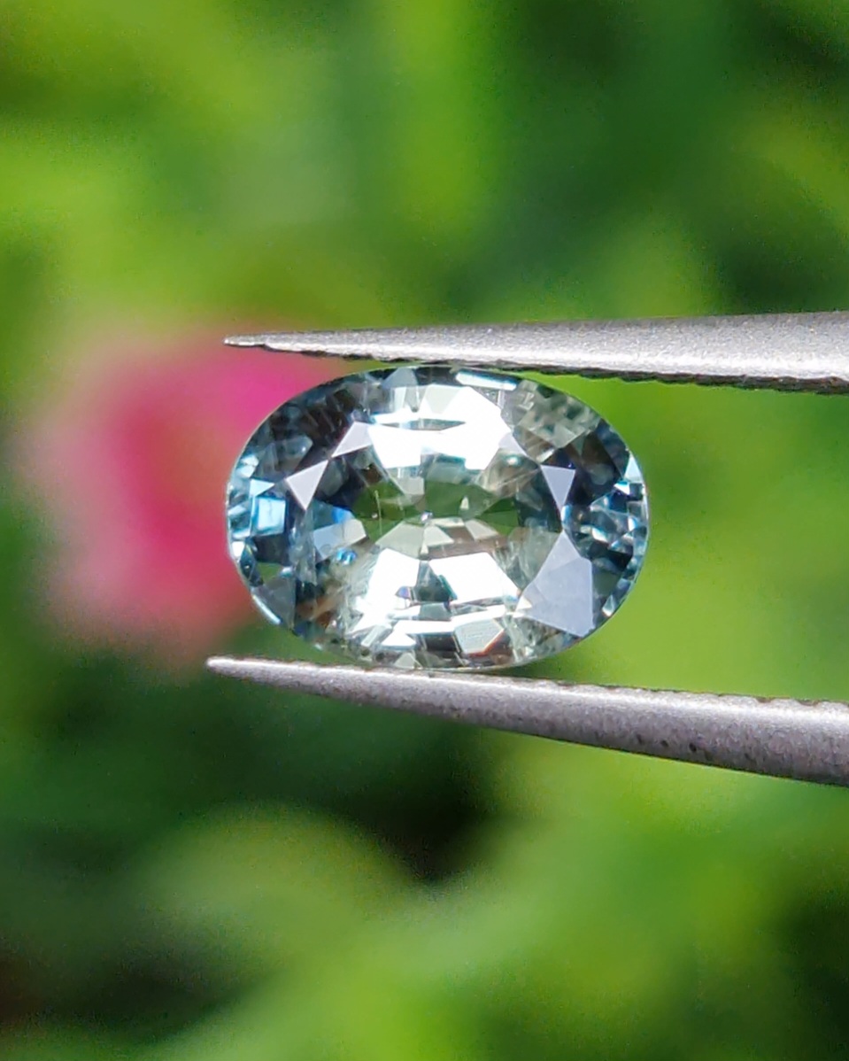 พลอย แซฟไฟร์ 2 สี Bi Color Sapphire 0.91 กะรัต (Cts.) พลอยแท้ อัญมณีมงคลประจําวันเกิด เครื่องประดับพลอย