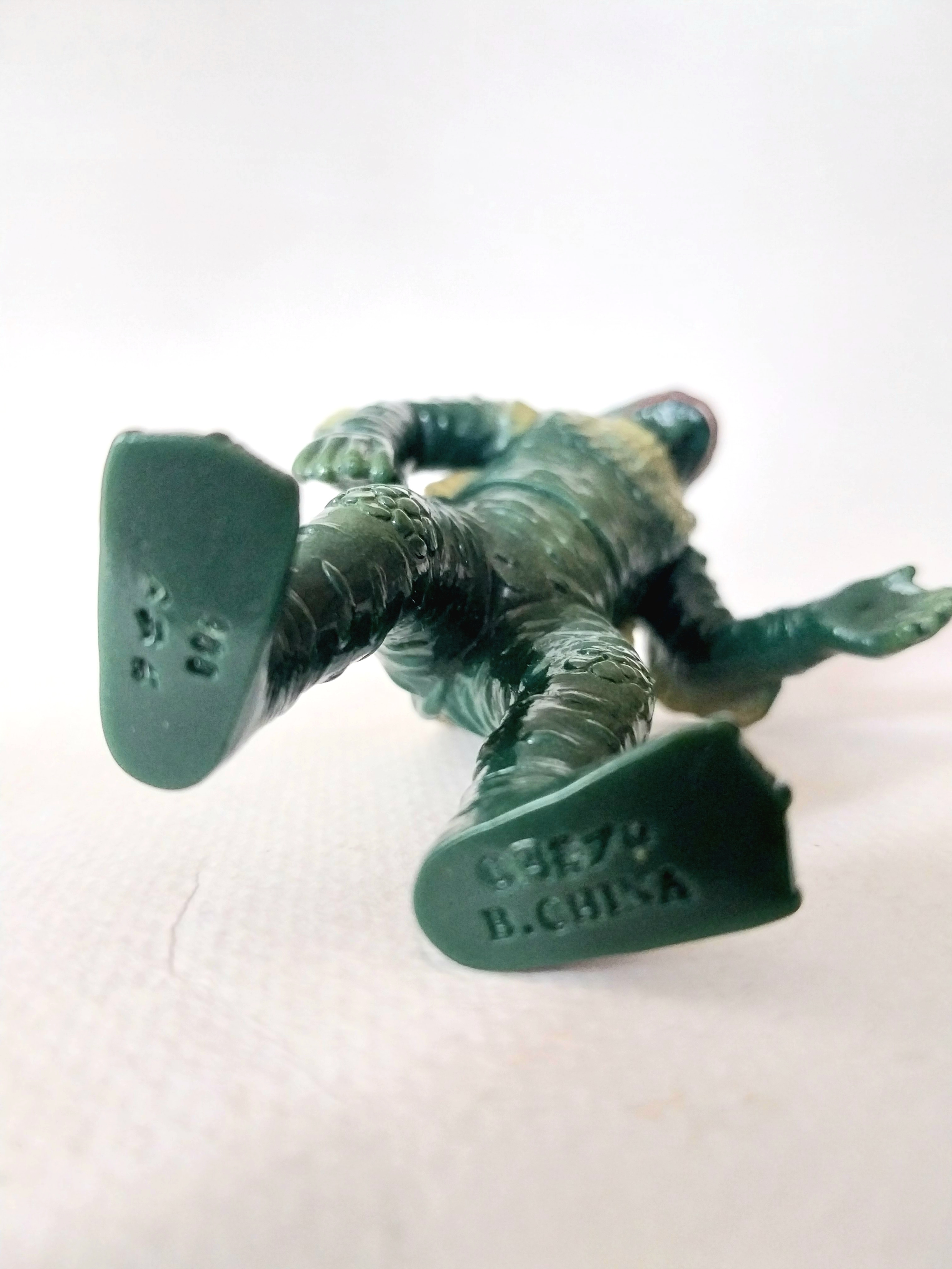 ซอฟ 4 นิ้ว สัตว์ประหลาด รากอน ตัวร้ายคู่ปรับอุลตร้าแมนคนแรก ขนาดตามรูป สภาพดีมีรอยบ้าง ค่อนข้างหายาก