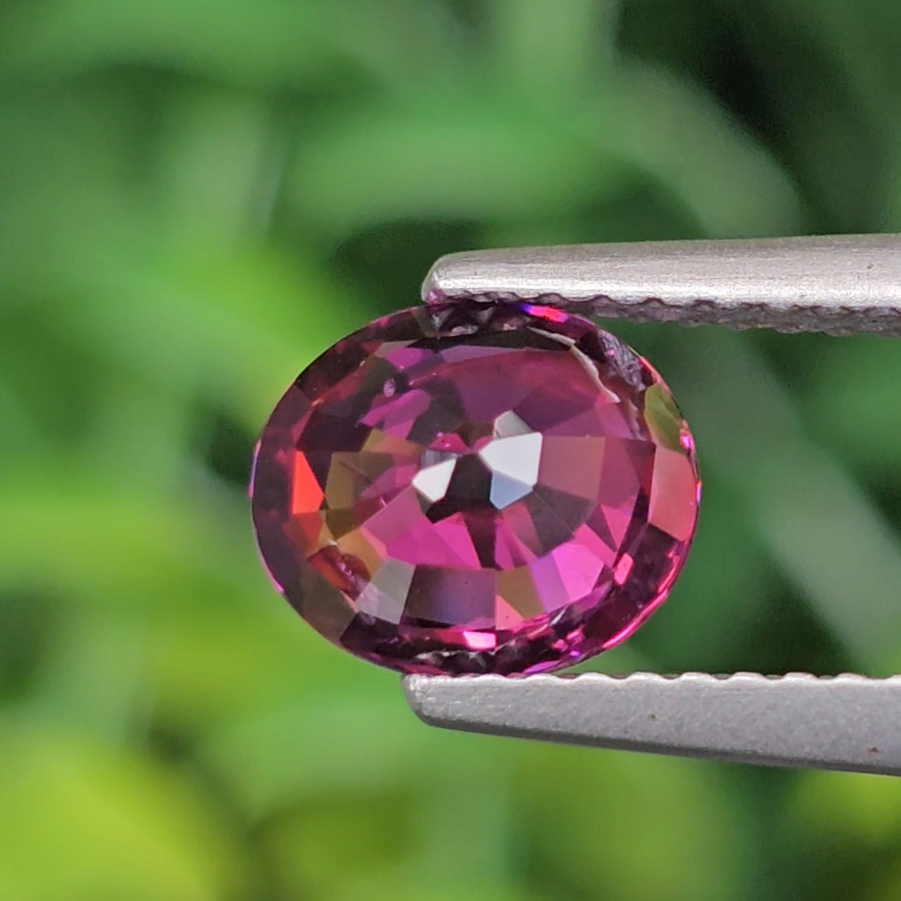 พลอย อุมบาไลต์ การ์เน็ต Umbalite Garnet 1.68 กะรัต (Cts.) ดิบ Unheated พร้อมใบเซอร์ ลอยแท้ อัญมณีมงคลประจําวันเกิด เครื่องประดับพลอย
