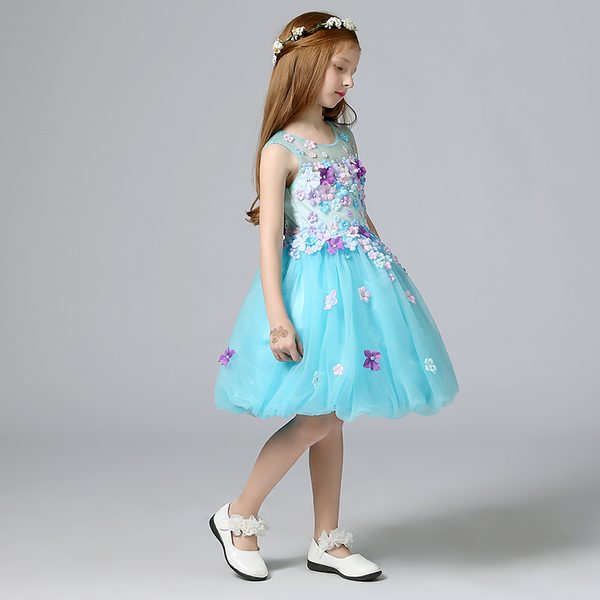 Pre-Order ชุดราตรีเด็ก สไตล์เจ้าหญิง แขนกุด สีฟ้า ตกแต่งด้วยดอกไม้สามมิติ กระโปรงผ้าแก้ว ซิปหลัง