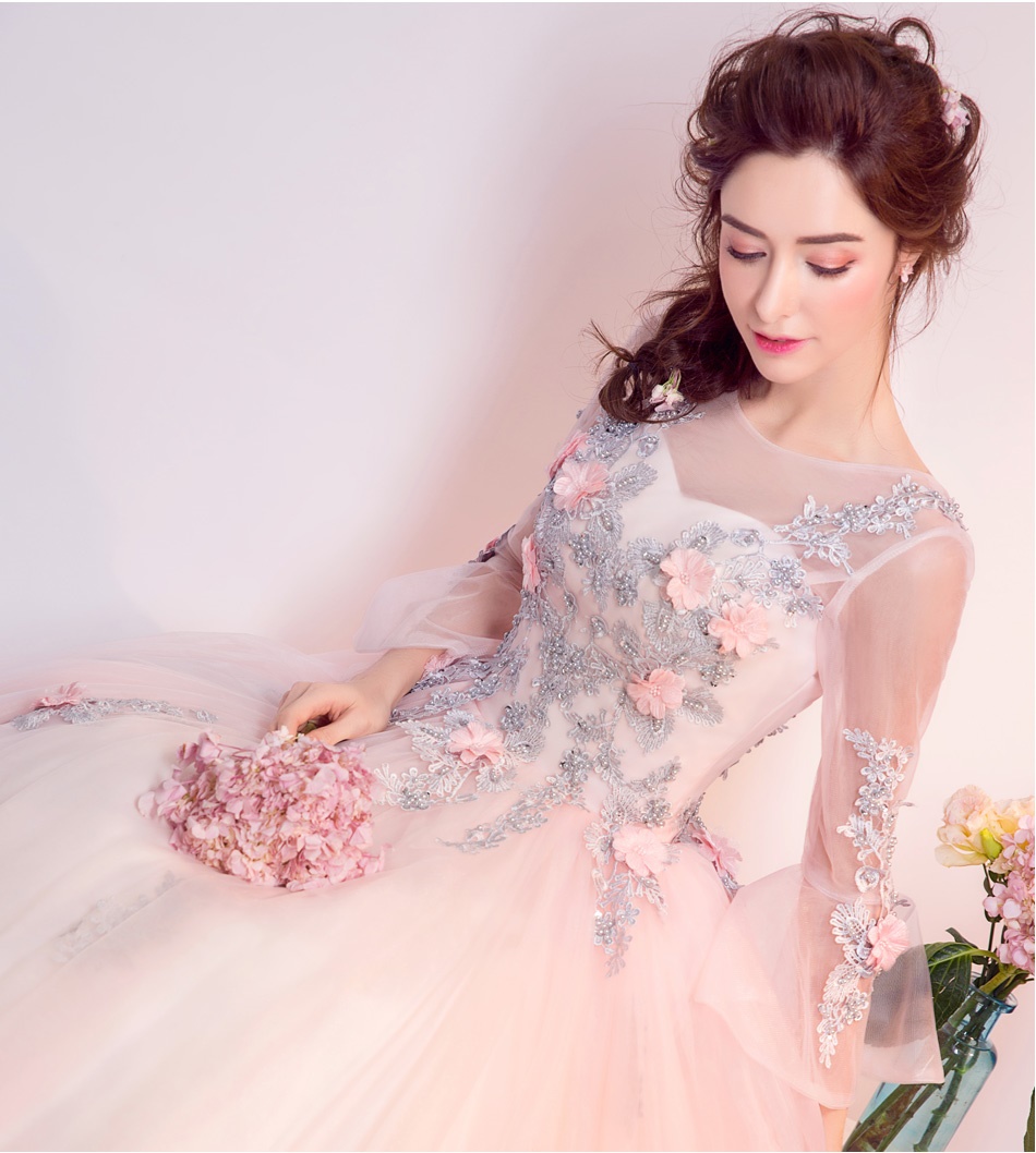 Pre-orderชุดแฟนซีชุดราตรียาวแขนยาวแต่งระบายปลายแขนกระโปรงพองสวย