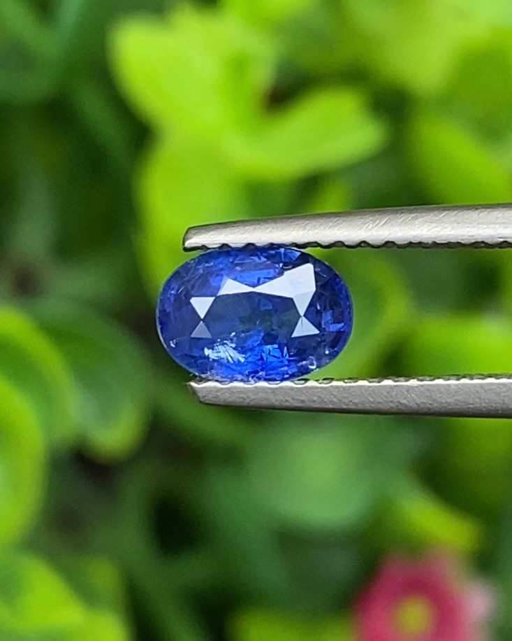 พลอย ไพลิน Blue Sapphire 0.86 กะรัต (Cts.) พลอยแท้ อัญมณีมงคลประจําวันเกิด เครื่องประดับพลอย