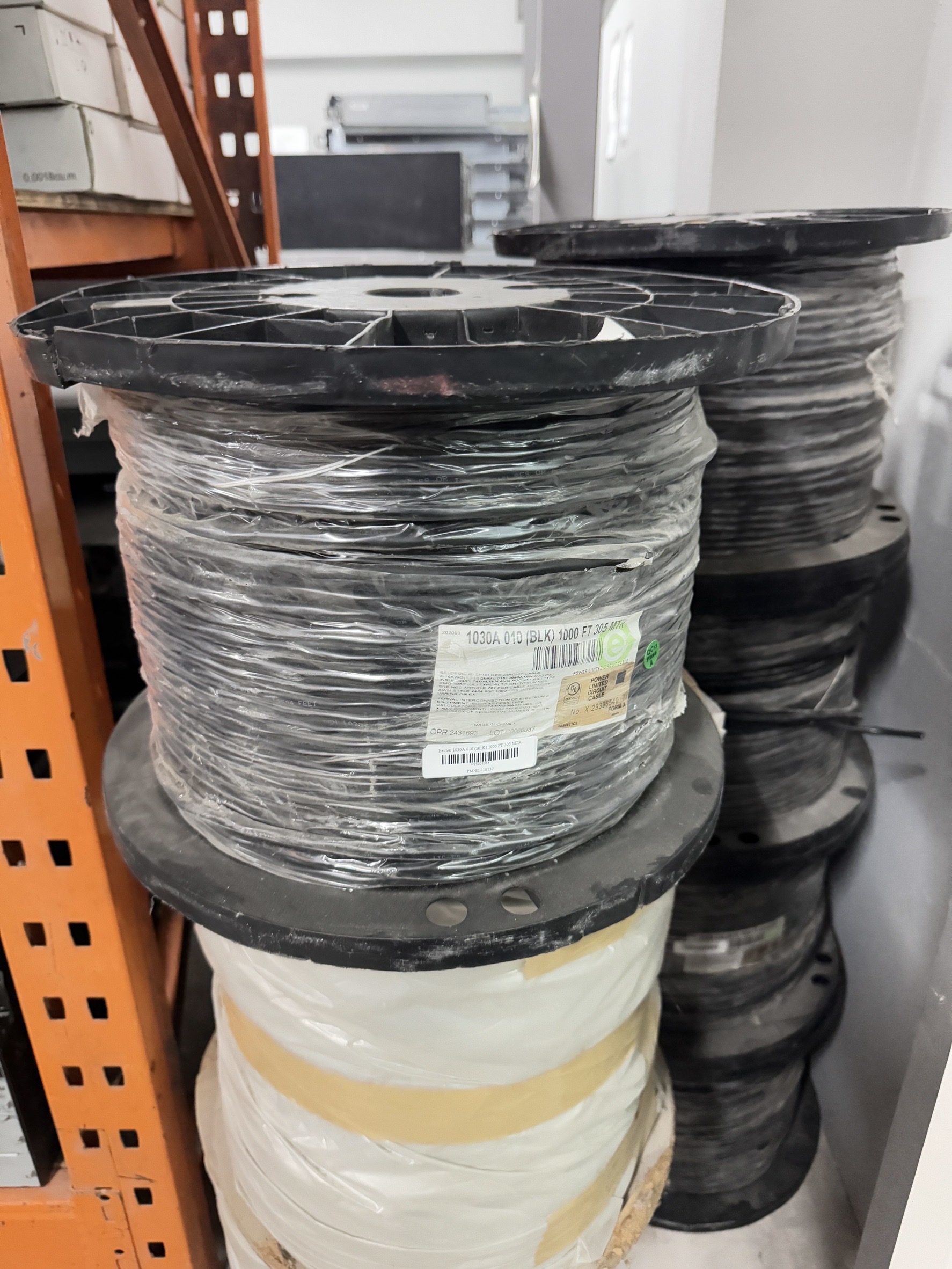 Belden 1030A 010 (BLK) 1000 FT 305 MTR